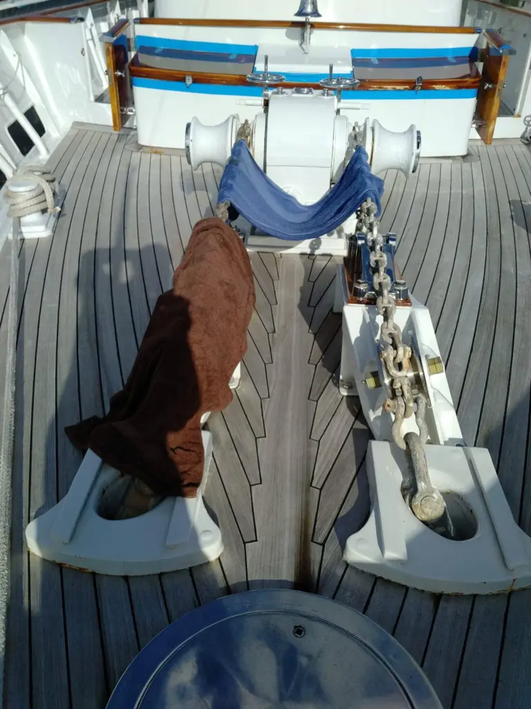 MY Blue Guitar Mooring Gear shown in full