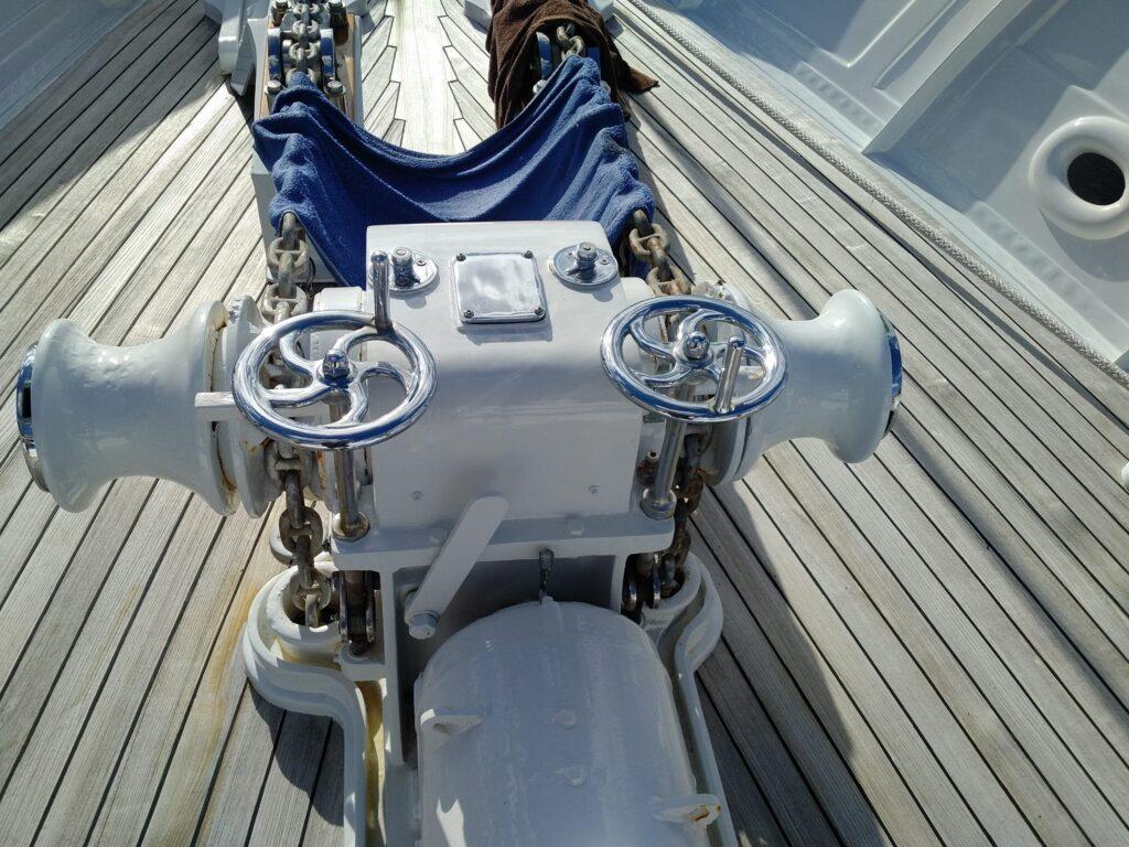 MY Blue Guitar Mooring Gear
